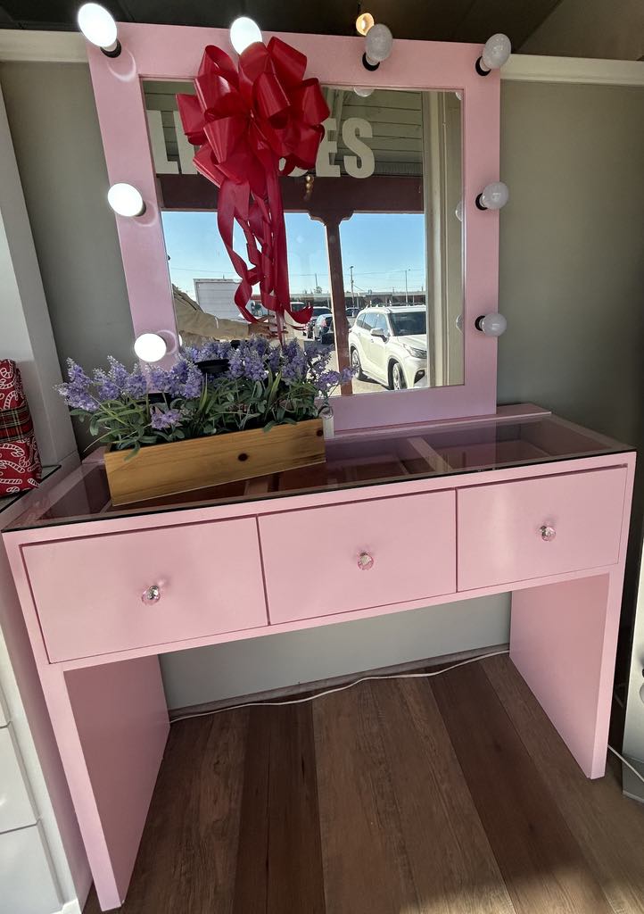 Pink Vanity 3 Drawers